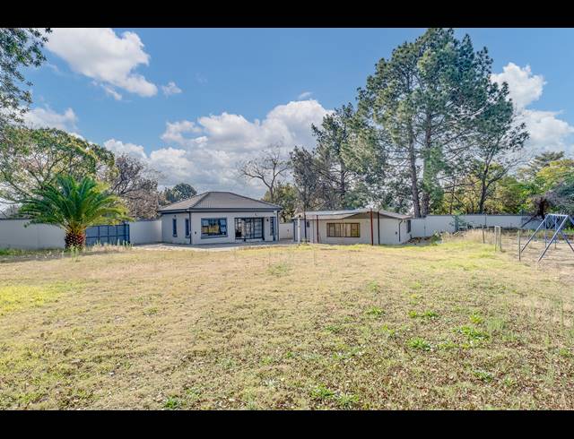 1,907M² VACANT LAND FOR SALE IN BRYANSTON